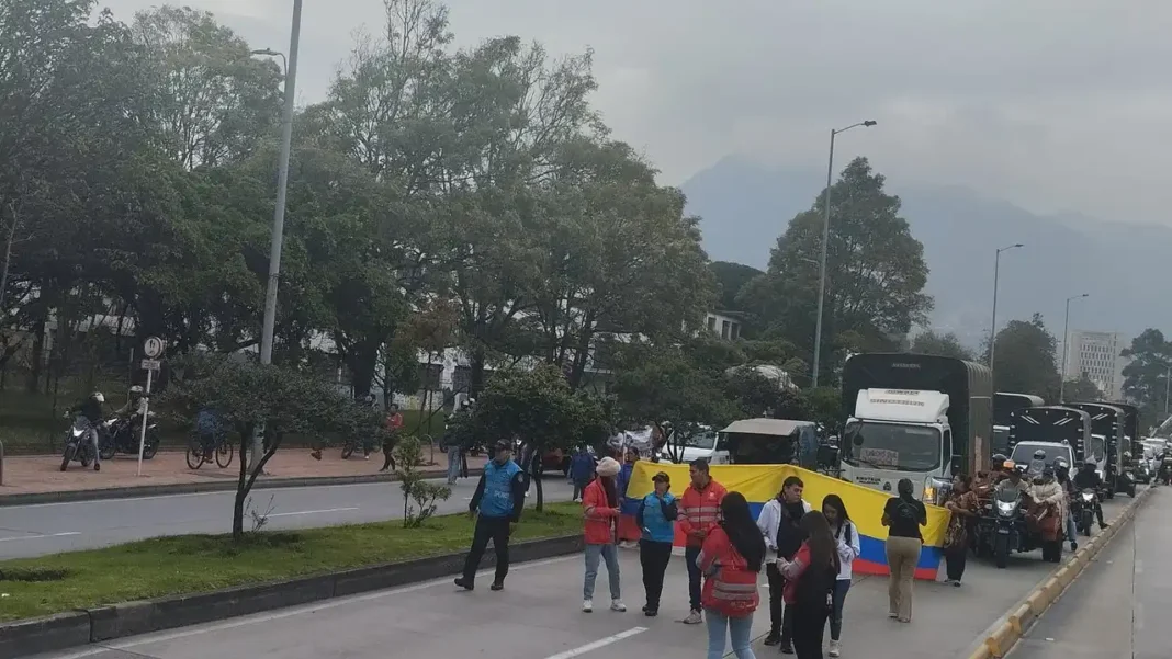Manifestaciones hoy en Bogotá con bloqueos en calle 26: Transmilenio afectado