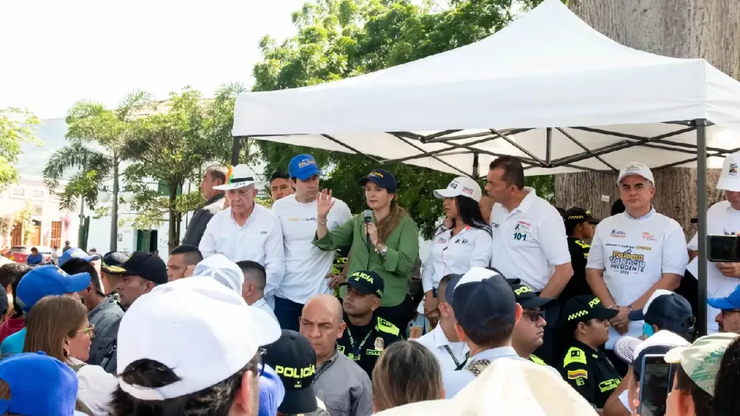 Campaña de Paloma Valencia expresa preocupación por mujer armada en evento político en Honda