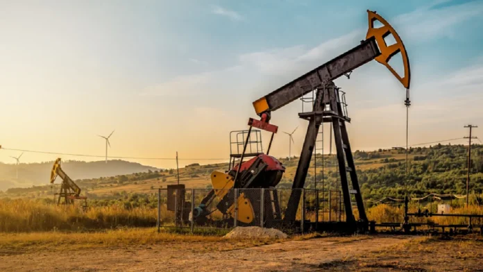 El petróleo se desploma más de 5% y sacude a los mercados internacionales