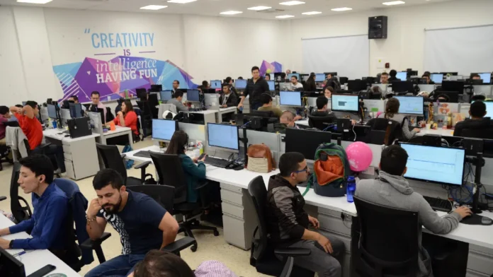 Empresas caleñas podrán recibir kits de IA sin costo: así pueden postularse