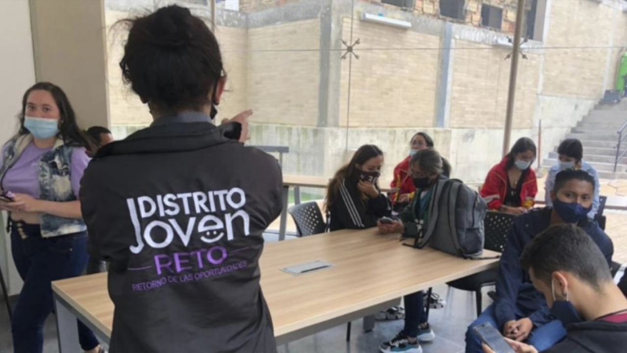 Bogotá amplía la oferta educativa y laboral de Jóvenes con Oportunidades 2026