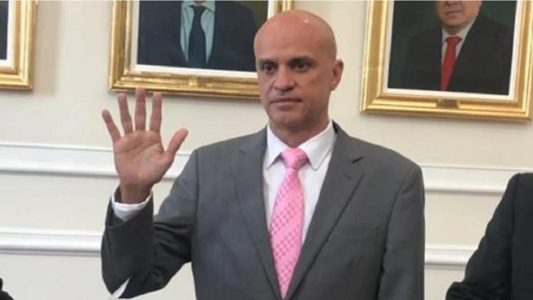 Polémica por presencia de Alirio Rendón 