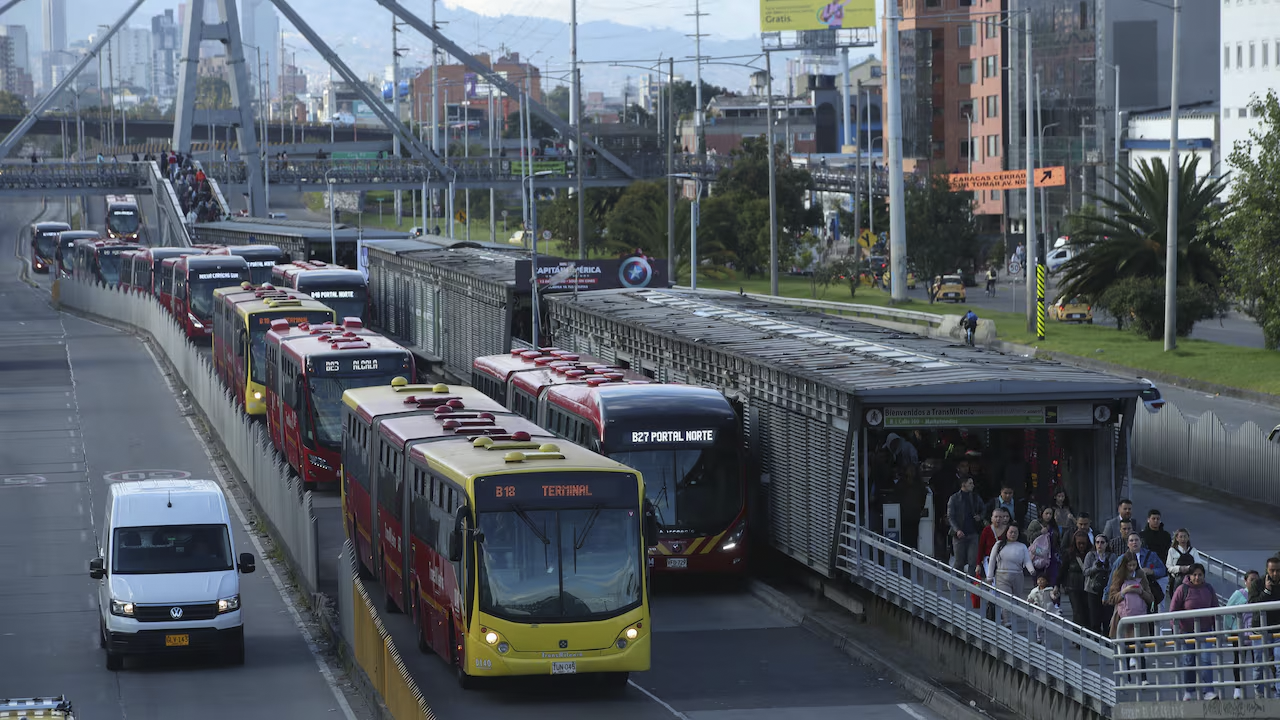Vehículos autorizados y restricciones durante el Día sin Carro y sin Moto 2026 en Bogotá