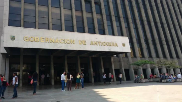 Gobernación de Antioquia crea crédito para fortalecer exportaciones agroalimentarias