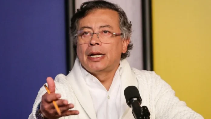 Gobierno Petro establece impuesto del 16 % a las apuestas digitales en Colombia