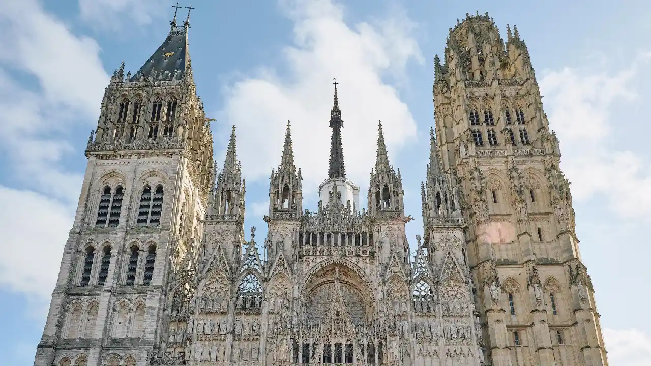 Las iglesias más altas del mundo: templos que dominan el cielo