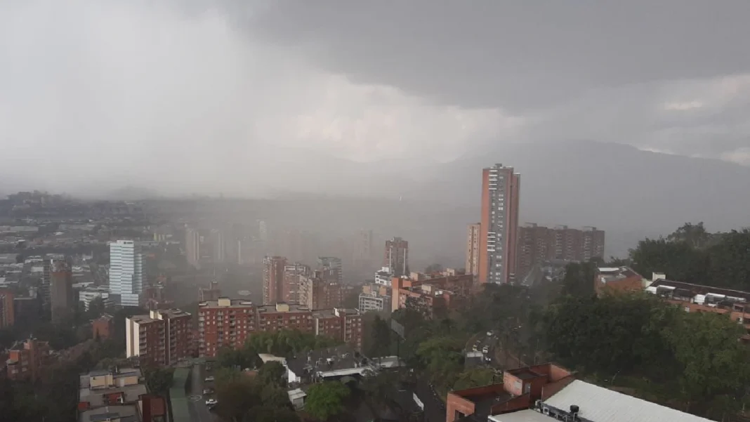 Medellín y el Valle de Aburrá activan protocolos por inicio de temporada de lluvias