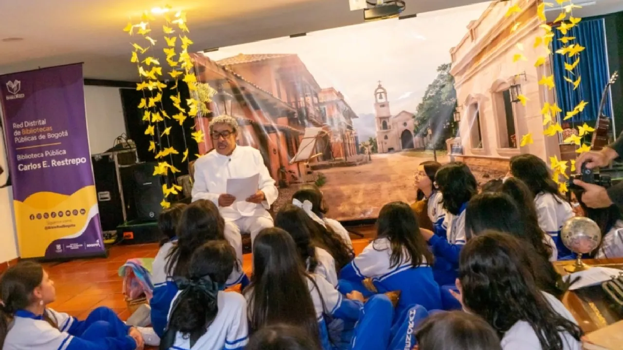 Picnic literario y café con Gabo: Planes imperdibles para vivir el realismo mágico en Bogotá 1 Mes de Gabriel García Márquez en Bogotá: Talleres, picnic literario y cineforos