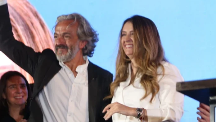 Paloma Valencia ofrece a Juan Daniel Oviedo ser su fórmula a la Vicepresidencia Paloma Valencia ofrece a Juan Daniel Oviedo ser su fórmula a la Vicepresidencia