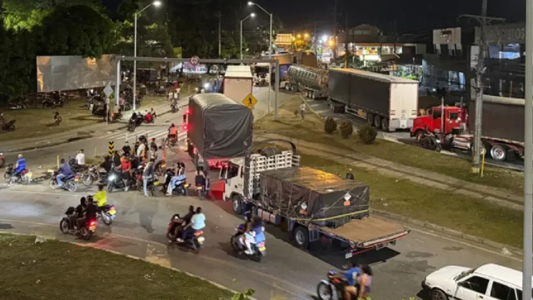 Crisis y bloqueos viales en el Bajo Cauca le cuestan una fortuna a Colombia