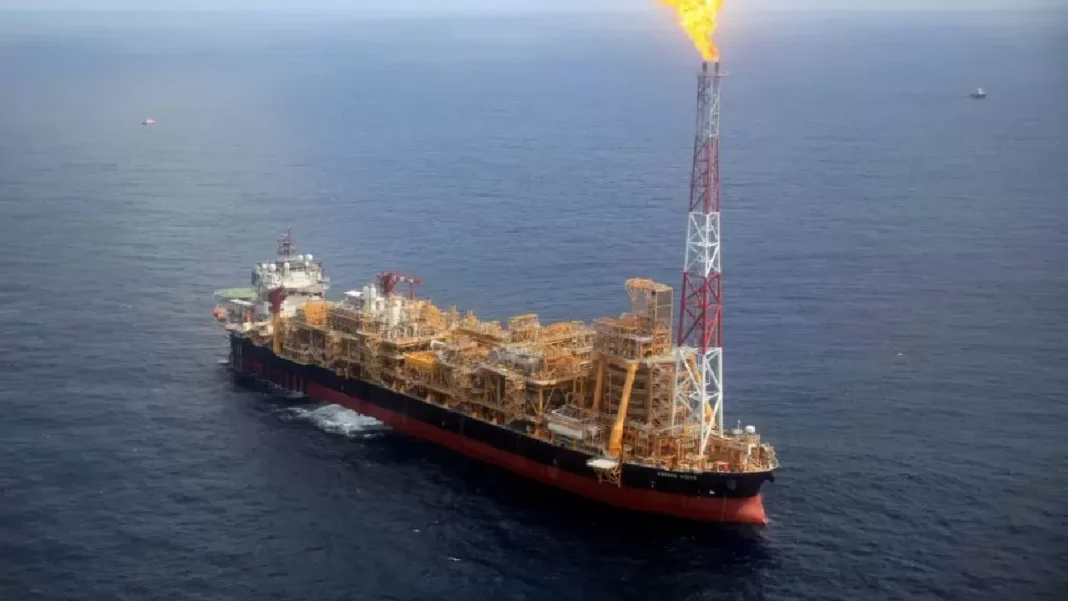 Petróleo Brent se dispara un 60% en un mes.