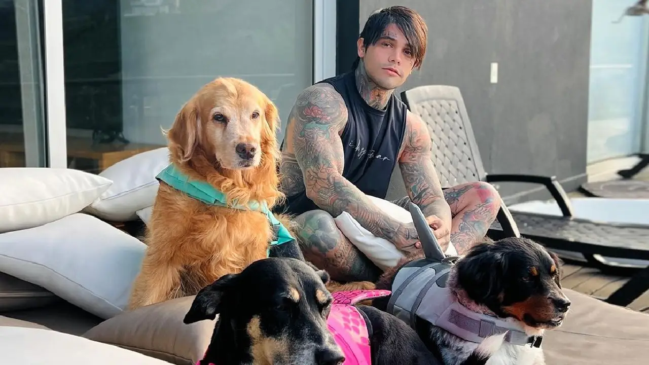 Yeferson Cossio confirmó la muerte de Akira, su perra de 13 años: tenía cáncer avanzado