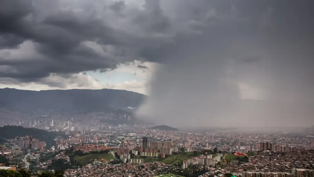 Aumentan las lluvias en Colombia durante el puente festivo, según el Ideam