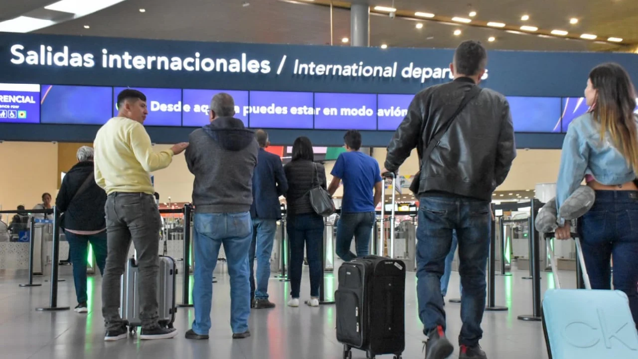 Aeronáutica Civil proyectó movilización de 1,8 millones de pasajeros durante Semana Santa 2026 1 Semana Santa 2026: Colombia proyecta la movilización de 1.8 millones de pasajeros por aire