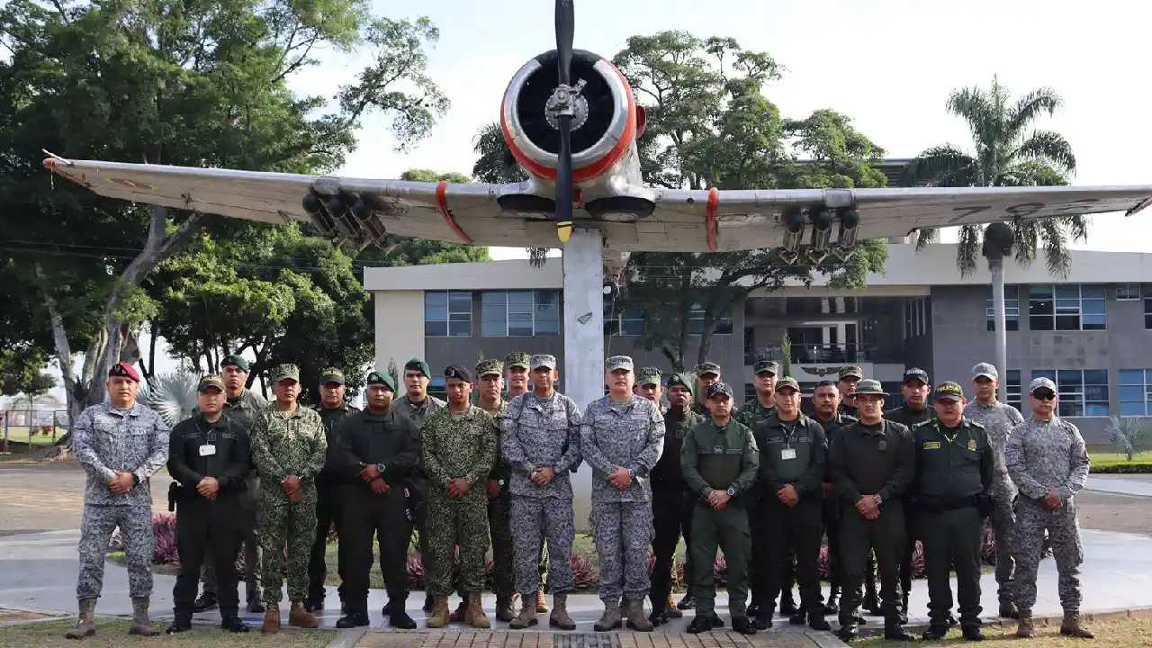 ¿Cuánto gana un General, Mayor, soldado y más en 2026? Así quedaron los salarios de policías y militares