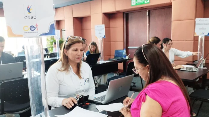 CNSC reactiva inscripciones para más de 1.000 vacantes en entidades públicas, así puede aplica