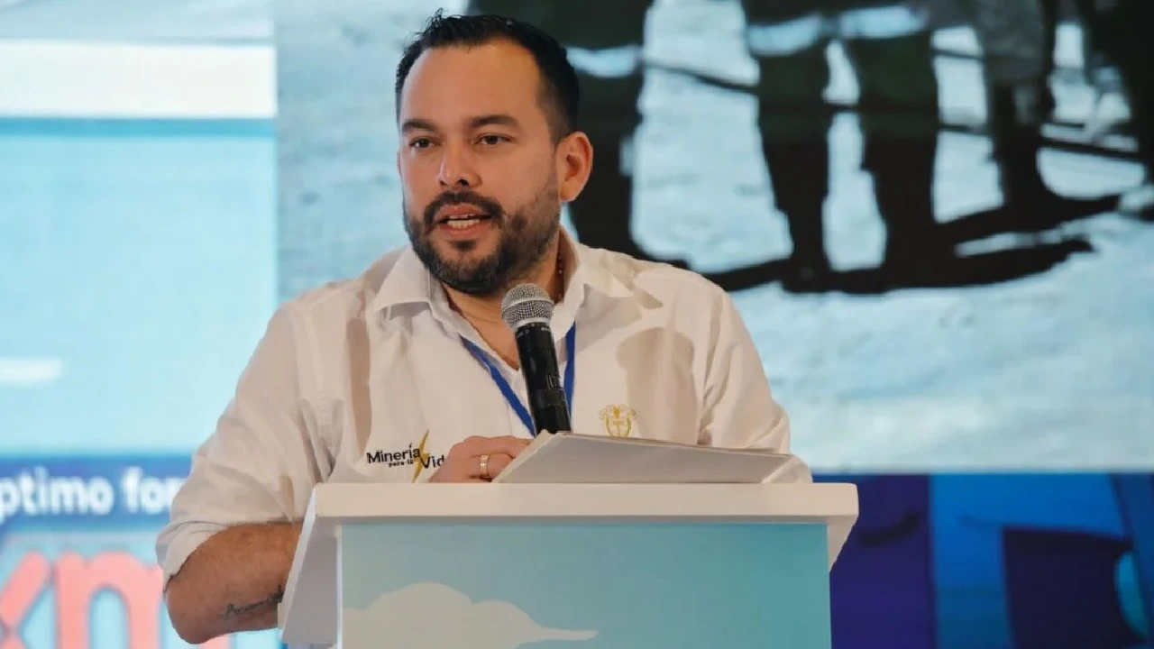 Gobierno defiende el mando en Ecopetrol y asegura continuidad en medio de la crisis administrativa 1 Ecopetrol e ISA: ¿Hacia un gigante estatal de transmisión eléctrica regional?