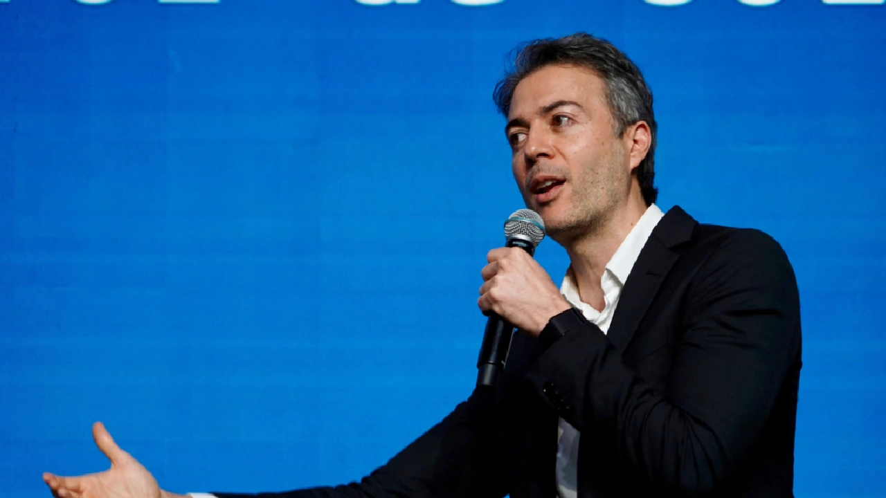 Opción 3 (Político): Del Valle de Aburrá a la Supersalud: Daniel Quintero asume la vigilancia de la salud en Colombia