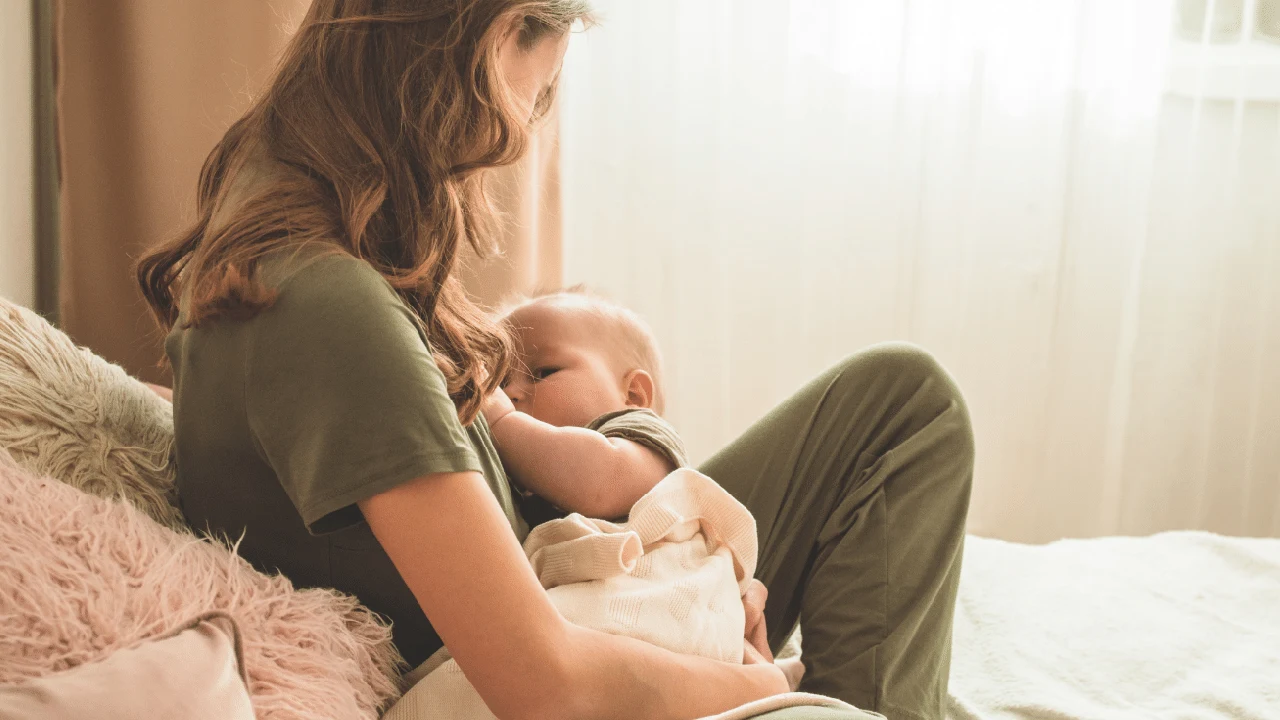 Corte Constitucional prohíbe terminar contratos de servicios a mujeres lactantes