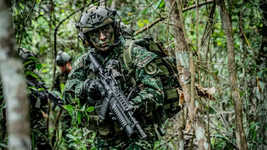 Gobierno anuncia incremento del 7 % para Fuerza Pública: claves del nuevo decreto salarial