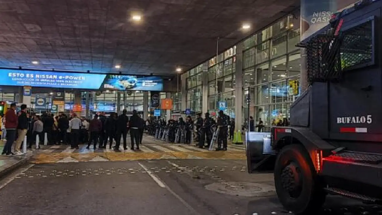 Paro de taxistas en El Dorado: bloqueos y tensión en el segundo día de protestas en Bogotá