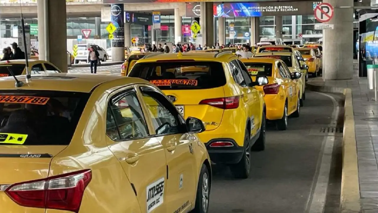 Paro de taxistas en El Dorado: bloqueos y tensión en el segundo día de protestas en Bogotá