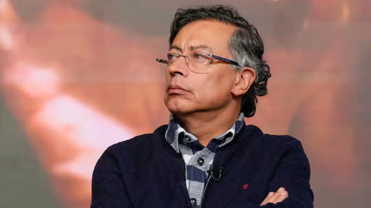 Hoja de Vida de Carlos Camargo Assis, quien tumbó decreto de emergencia de Petro 1 Quién es Carlos Camargo pieza fundamental en el estudio del decreto de emergencia del Gobierno Petro