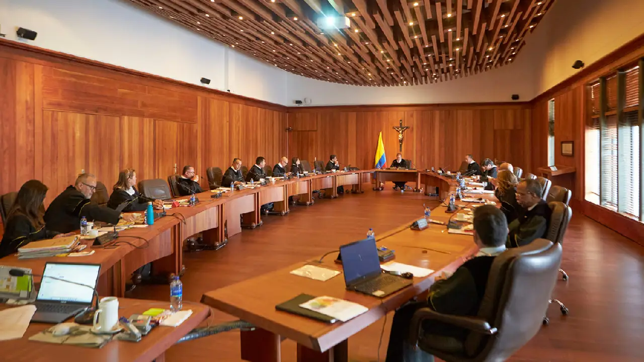 Corte Suprema ordena indemnización a pensionados por mala asesoría de AFP en Colombia