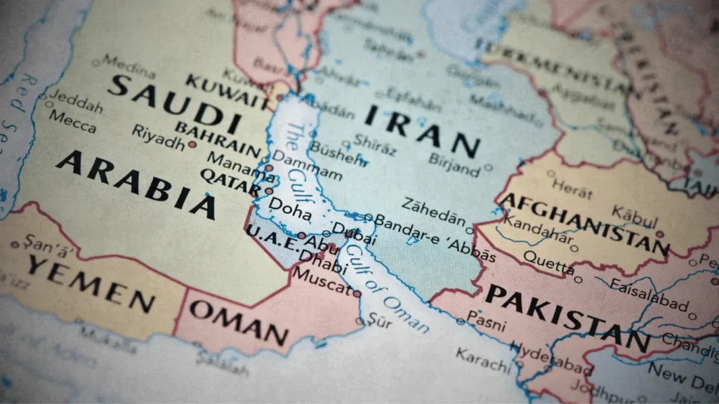 Irán amenaza con cobrar peaje en el Estrecho de Ormuz