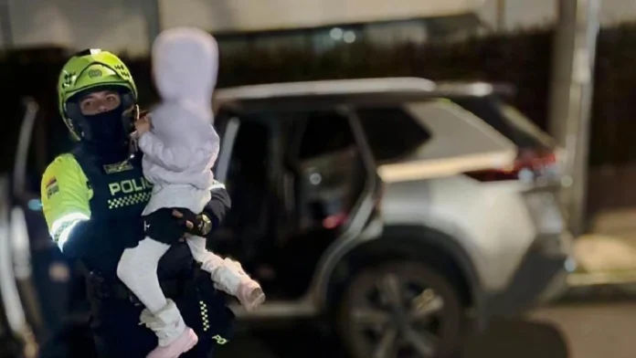 Rescataron a niña atrapada en camioneta robada en Bogotá. Policías Usaron hasta helicóptero Rescataron a niña atrapada en camioneta robada en Bogotá. Policías Usaron hasta helicóptero