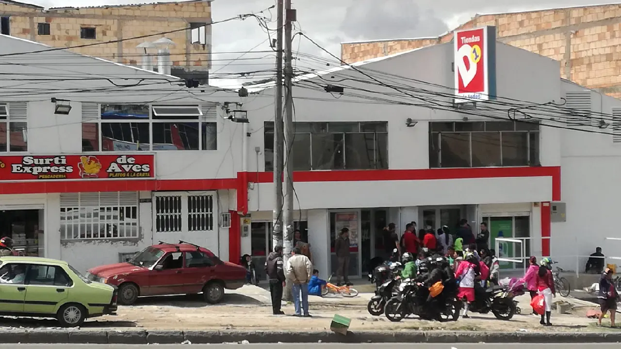 Tiendas D1 están siendo investigadas: esto encontraron 1 Alarma por denuncias de productos vencidos y en mal estado en Tiendas D1