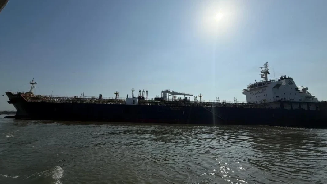 Gobierno inicia despacho de diésel hacia Buenaventura y Tumaco