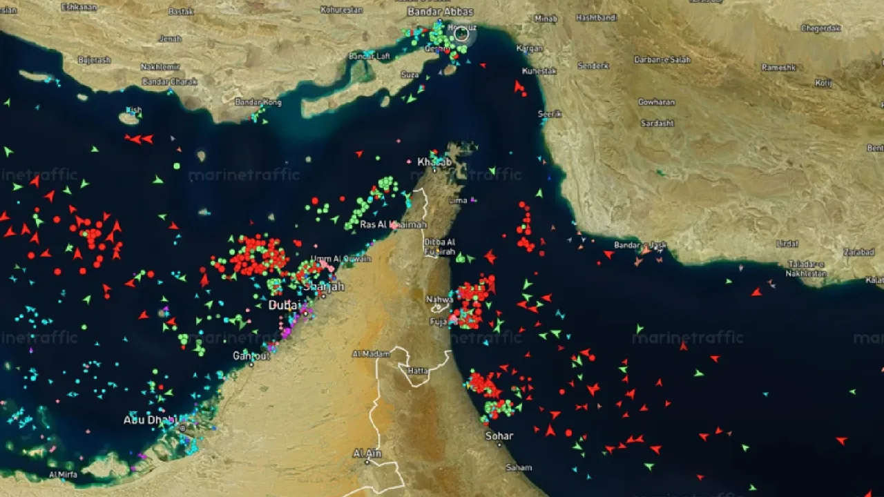 El precio del petróleo Brent se desploma ante el fin del bloqueo en Estrecho de Ormuz