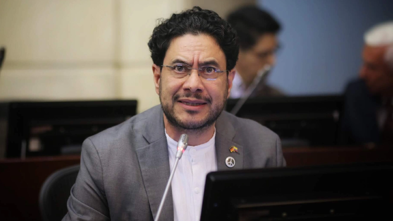 El dilema jurídico tras las condiciones de Iván Cepeda