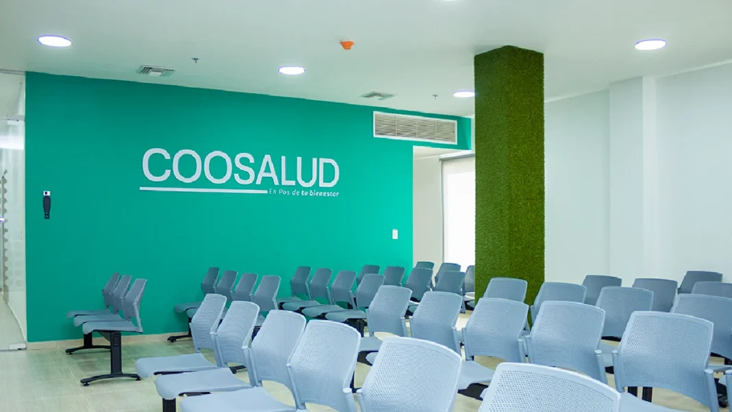 Petro denuncia desfalco de $300.000 millones en Coosalud y exige respuestas a la junta