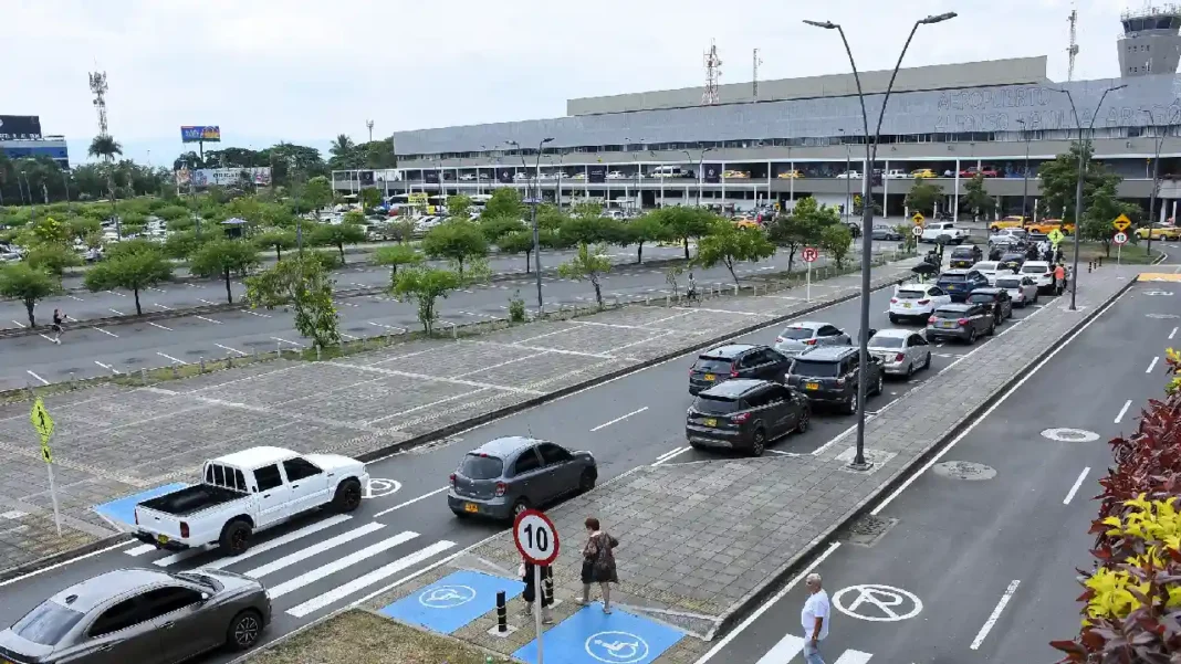 Aerocivil garantiza seguridad aérea tras atentado contra radar estratégico en El Tambo, Cauca