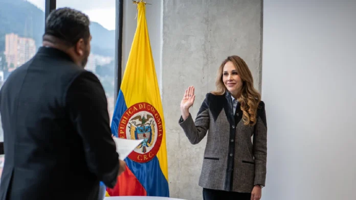 Paola Vélez Marroquín asumirá como nueva comisionada de la Sesión de Comunicaciones de la CRC