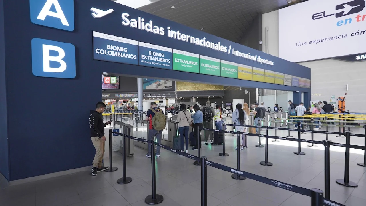 Cierre en Aeropuerto El Dorado por presencia de un dron: Caos en vuelos este martes