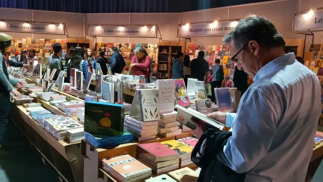 ¿Quiénes pueden entrar gratis a la Feria del Libro de Bogotá 2026?