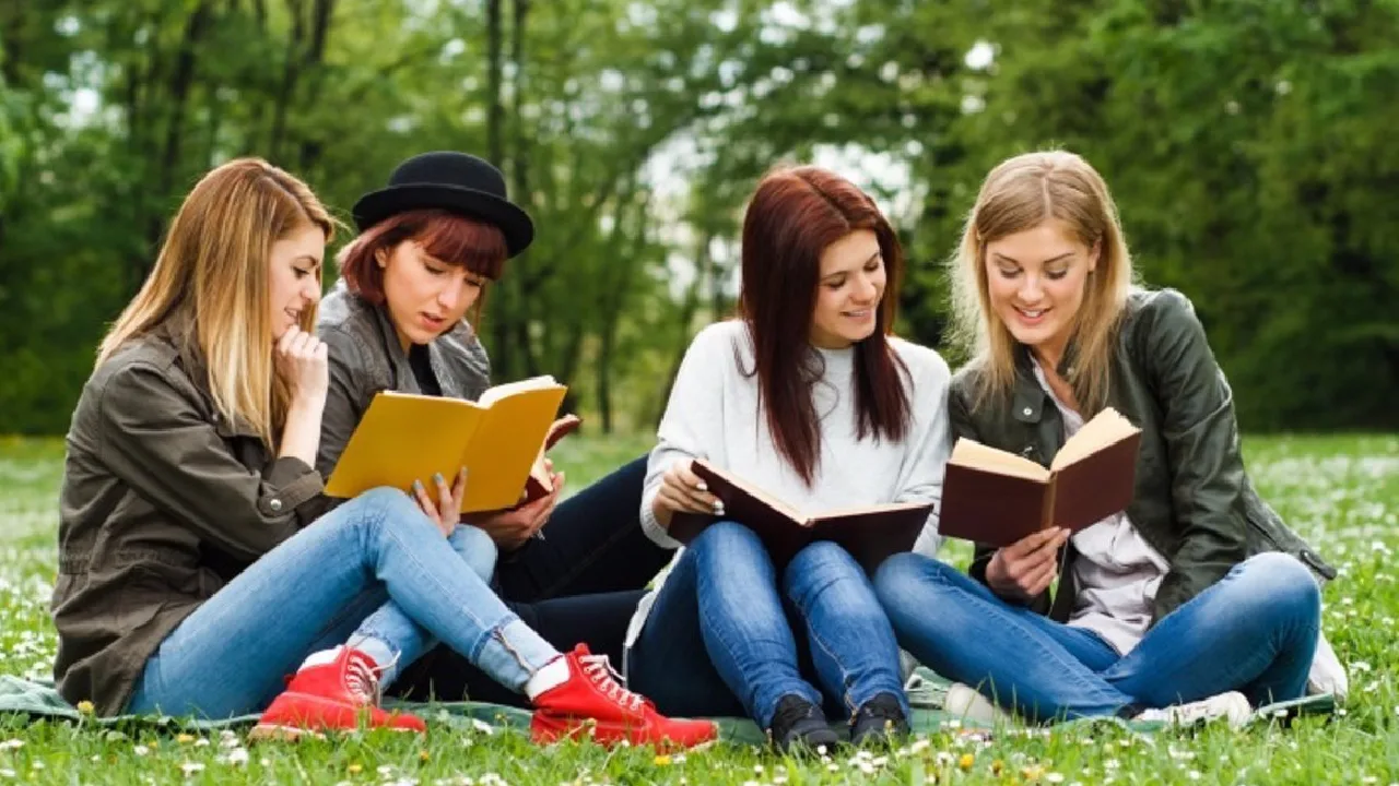 ¿Los jóvenes no buscan lectura? El estudio de la OEI que tumba el mito de la Generación Z