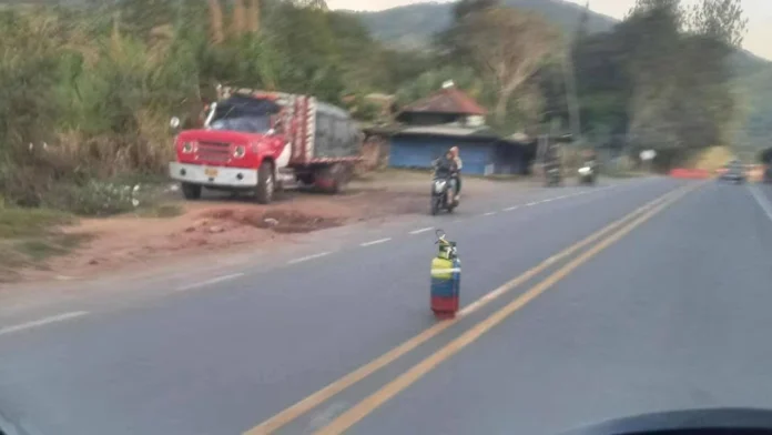 Camioneros denuncian presencia de cilindros bomba en vía Panamericana