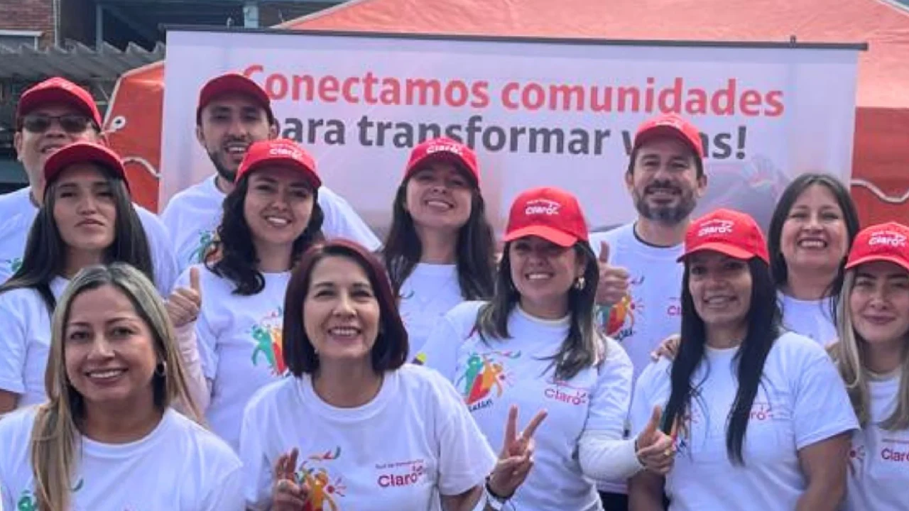 Escuelas Conectadas Modo IA: Así es la apuesta de Claro por el desarrollo sostenible