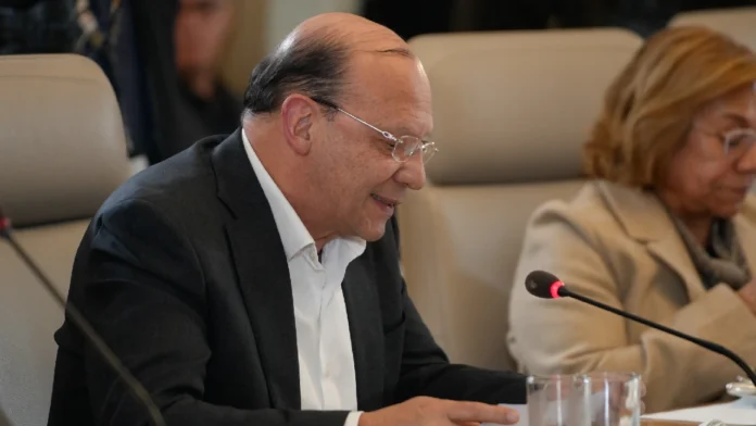 Colombia reduce deuda externa en US$10.000 millones, aunque deuda pública continúa elevada