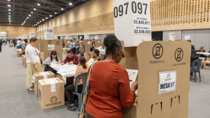 Colombia rompió récord de participación: 2,4 millones de votantes más que en 2022