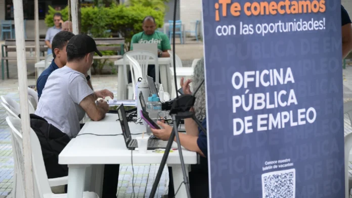 Medellín abre feria laboral con más de 3.000 vacantes disponibles