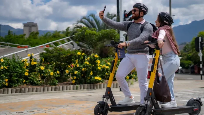 MinTransporte prepara nuevas reglas para patinetas y scooters eléctricos en Colombia