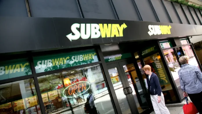 Ola de cierres en Subway golpea al sector de restaurantes en EE.UU.