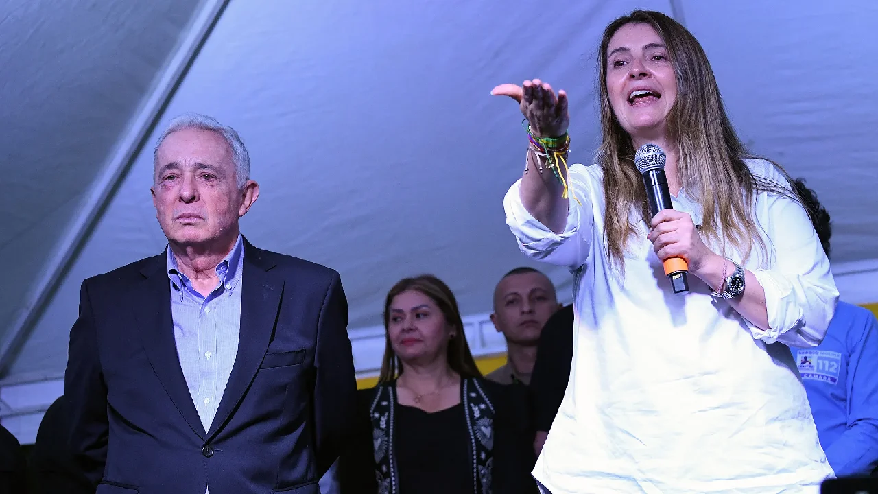Paloma Valencia denuncia presunto hackeo de su celular: “Mis chats están en poder de alguien”