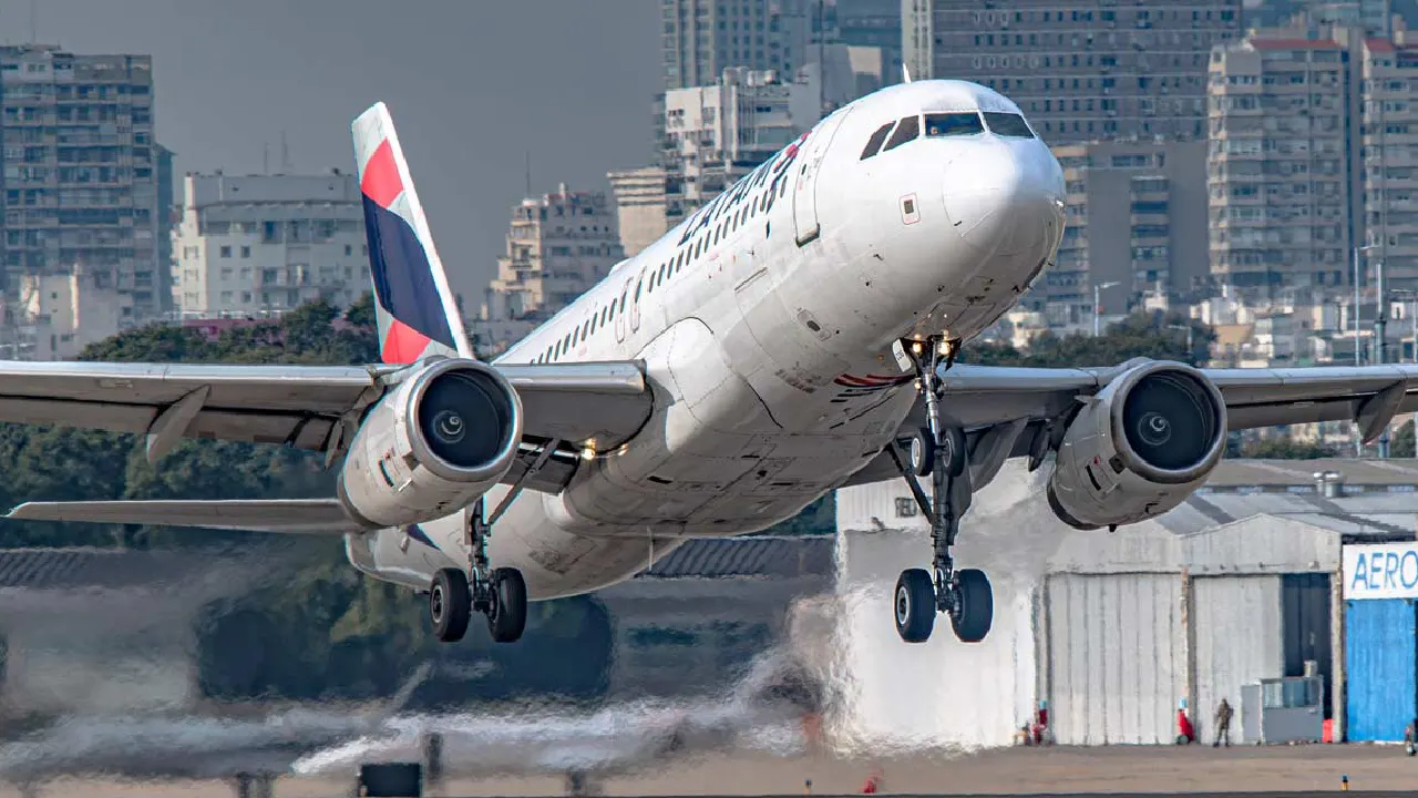 Conexión Caracas-Miami: El nuevo eje estratégico de LATAM Cargo para exportadores