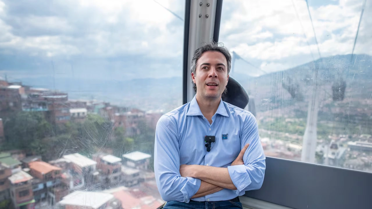 Daniel Quintero bajo la lupa: ¿Solución real o populismo en el sistema de salud?